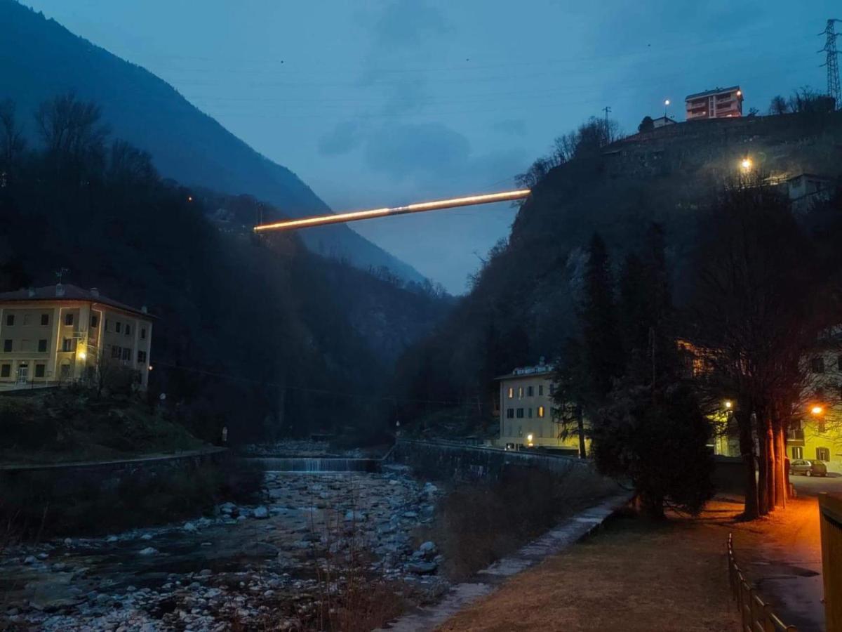 Dietro L'Angolo Sondrio Vila Exterior foto